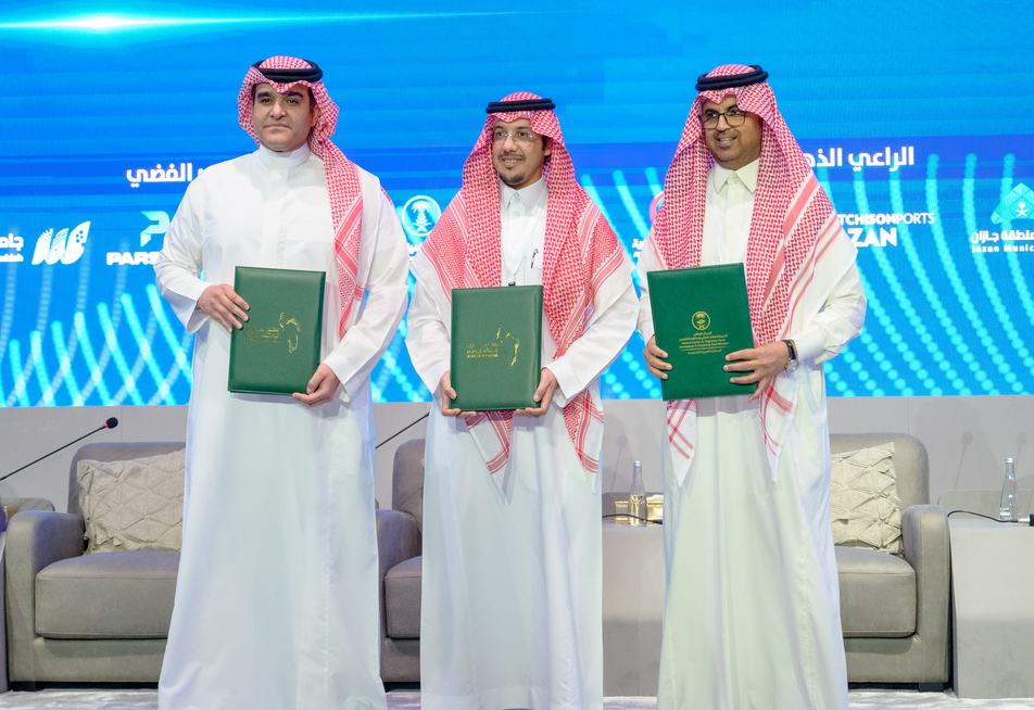 "البيئة" و"الصندوق السياحي" و"الغطاء النباتي" يوقعون اتفاقية ثلاثية لاستثمار وتطوير متنزه وادي لجب وعدد من المتنزهات الوطنية بجازان